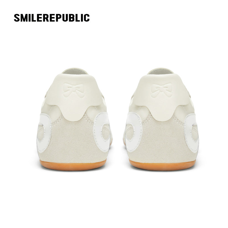 Fouette White Square Toed Side Bow Mark Training Shoes