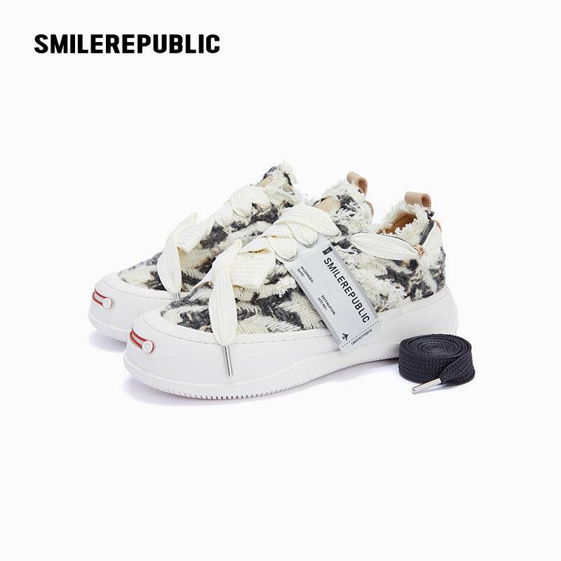 Black White Chevron SB Sneaker - SMILEREPUBLIC