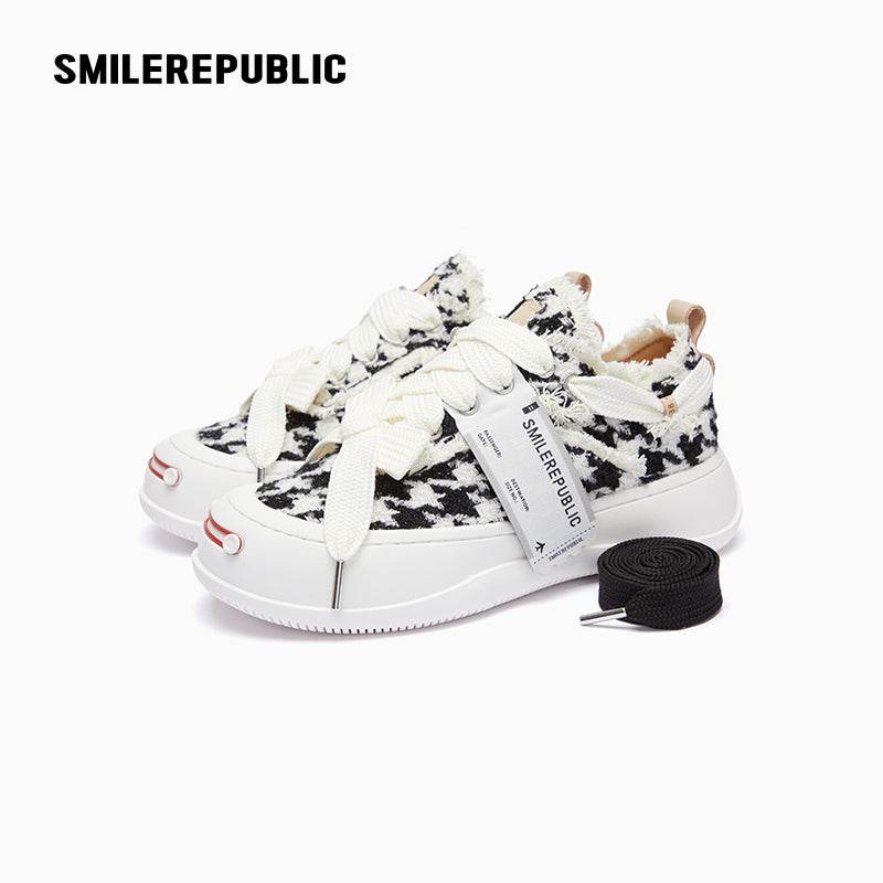 Black White Glisten Houndstooth Low Top SB Sneaker - SMILEREPUBLIC