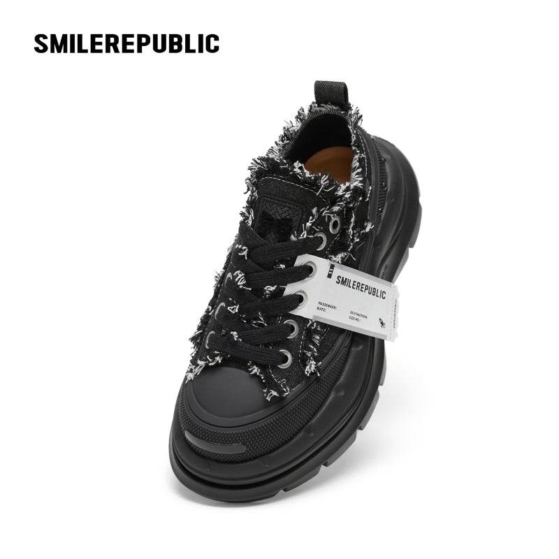 【NEW】2.0 Classic Black Low Top Sneaker - SMILEREPUBLIC