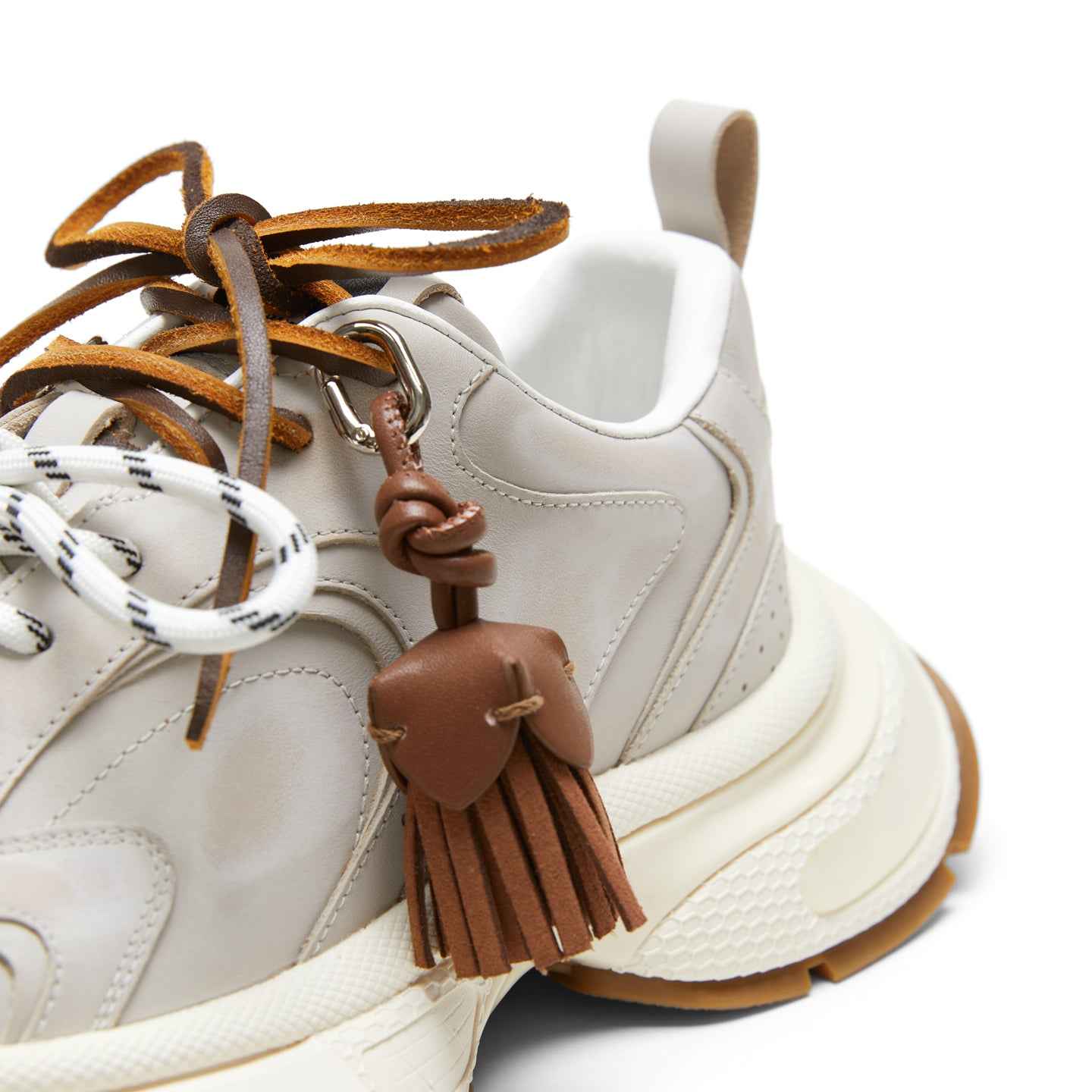 XXXS Volcanic Ash Distressed Leather Low-Top Pinecone Old Shoes