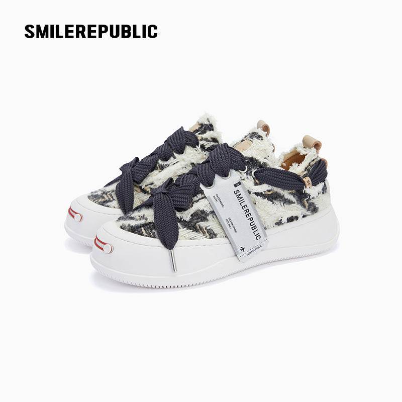 Black White Chevron SB Sneaker - SMILEREPUBLIC
