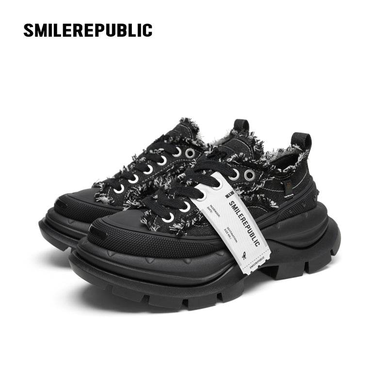 【NEW】2.0 Classic Black Low Top Sneaker - SMILEREPUBLIC