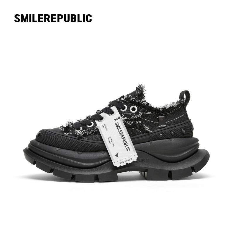 【NEW】2.0 Classic Black Low Top Sneaker - SMILEREPUBLIC
